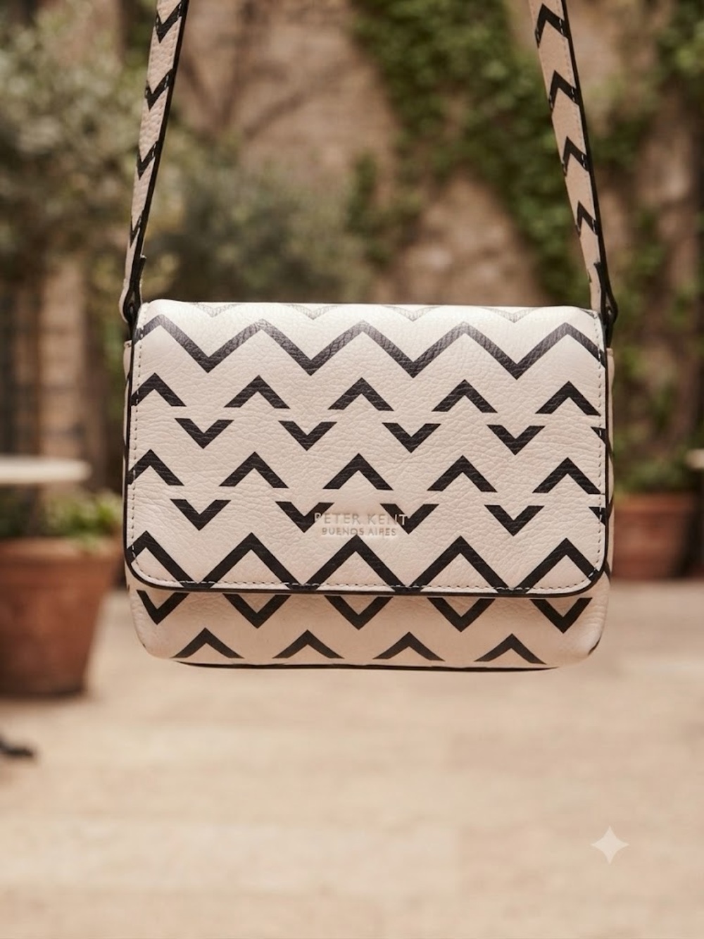 Peter Kent Women’s Leather Chevron Pink Black White from Argentina